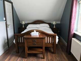 Отели типа «постель и завтрак» Willow Tree Cottage Glaslough Двухместный номер с 1 кроватью и собственной ванной комнатой-8